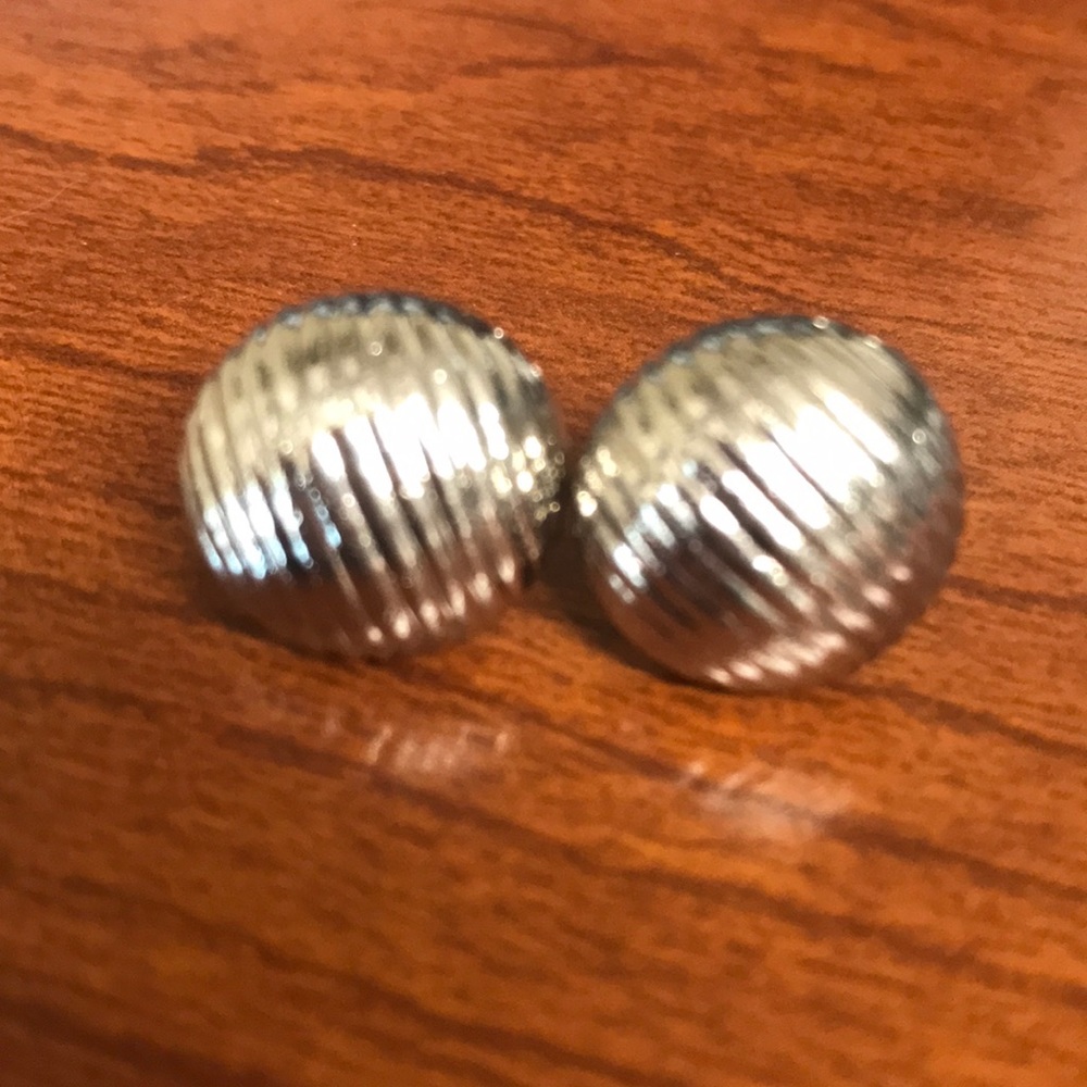 Vintage Light Gold Tone Earrings